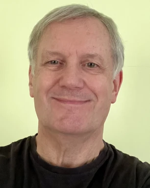 <span>Freddie, 70</span> <span style='width: 25px; height: 16px; float: right; background-image: url(/bitmaps/flags_small/UK.PNG)'> </span><br><span>London, Regno Unito</span> <input type='button' class='joinbtn' style='float: right' value='JOIN NOW' />