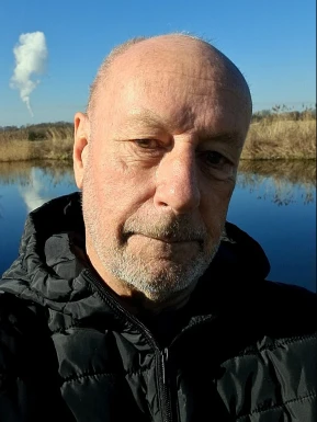 English men looking for love
