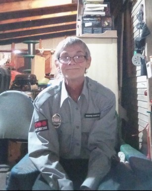 <span>Eddie Barwick, 60</span> <span style='width: 25px; height: 16px; float: right; background-image: url(/bitmaps/flags_small/US.PNG)'> </span><br><span>Salt Lake, 美国</span> <input type='button' class='joinbtn' style='float: right' value='JOIN NOW' />