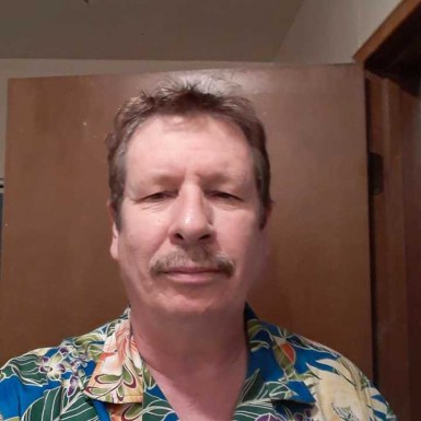 <span>Robert, 64</span> <span style='width: 25px; height: 16px; float: right; background-image: url(/bitmaps/flags_small/US.PNG)'> </span><br><span>San Francis, アメリカ合衆国</span> <input type='button' class='joinbtn' style='float: right' value='JOIN NOW' />
