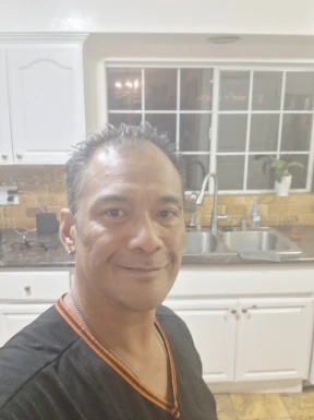 <span>Dennis, 52</span> <span style='width: 25px; height: 16px; float: right; background-image: url(/bitmaps/flags_small/US.PNG)'> </span><br><span>Los Angeles, アメリカ合衆国</span> <input type='button' class='joinbtn' style='float: right' value='JOIN NOW' />
