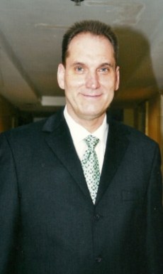 <span>Uwe, 51</span> <span style='width: 25px; height: 16px; float: right; background-image: url(/bitmaps/flags_small/DE.PNG)'> </span><br><span>Stuttgart, เยอรมนี</span> <input type='button' class='joinbtn' style='float: right' value='JOIN NOW' />